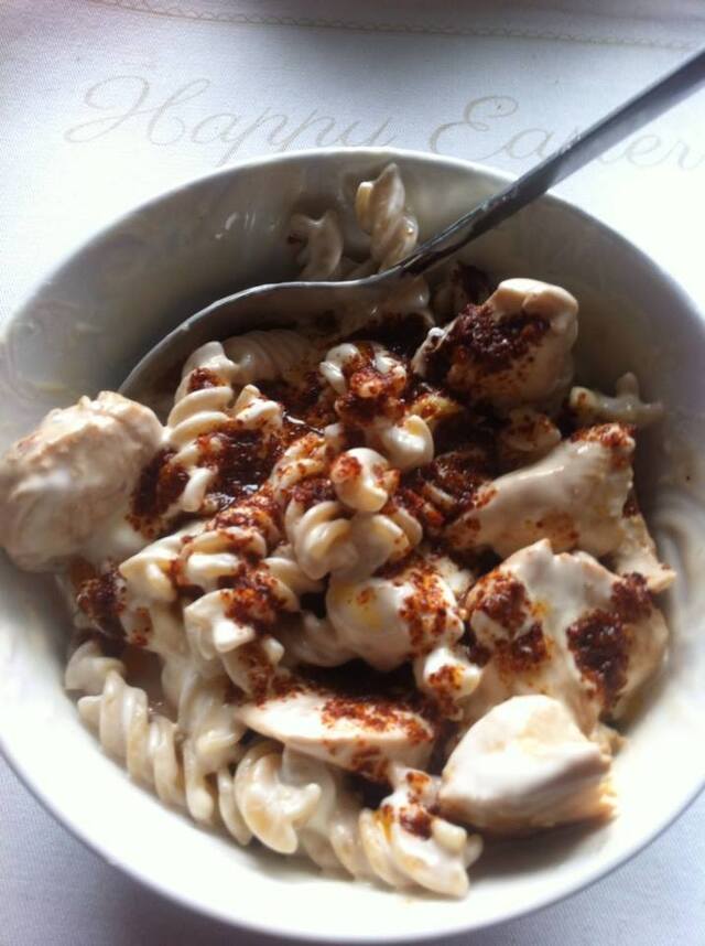 Kylling og pasta i yoghurt-saus (Mante-inspirert)