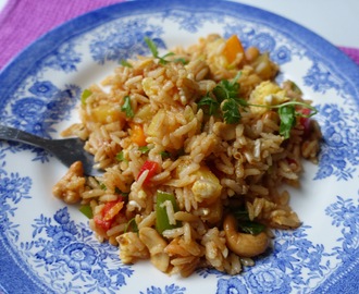 Stekt ris thai – med grønnsaker, cashewnøtter og egg