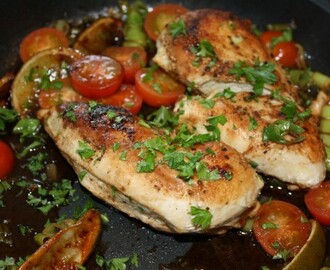 Kylling med tomater, vårløk og lime