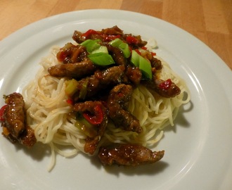 Crispy beef med nudler