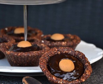 Mini chocolate avocado protein pies