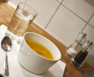 Gulrot- og appelsinsuppe