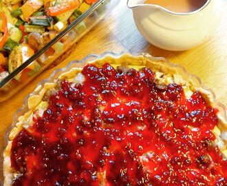 Kjøttpai med tyttebærlokk ✿ servert med ovnsbakte grønnsaker og tyttebærsaus !