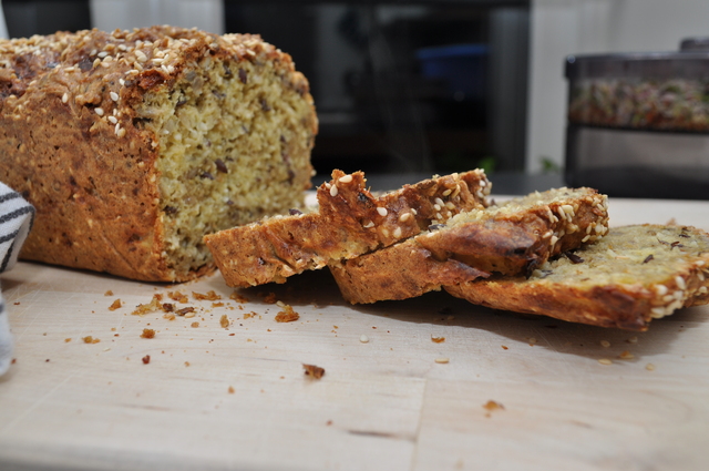 Glutenfritt lavkarbobrød med frø og havrekli