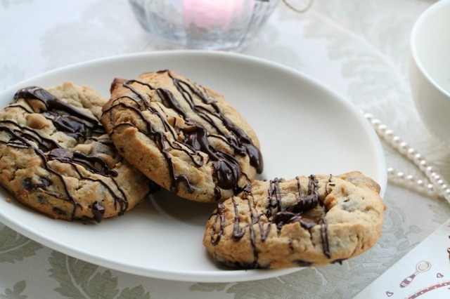 Chuncky Chocolate Chip Peanut Butter Cookies