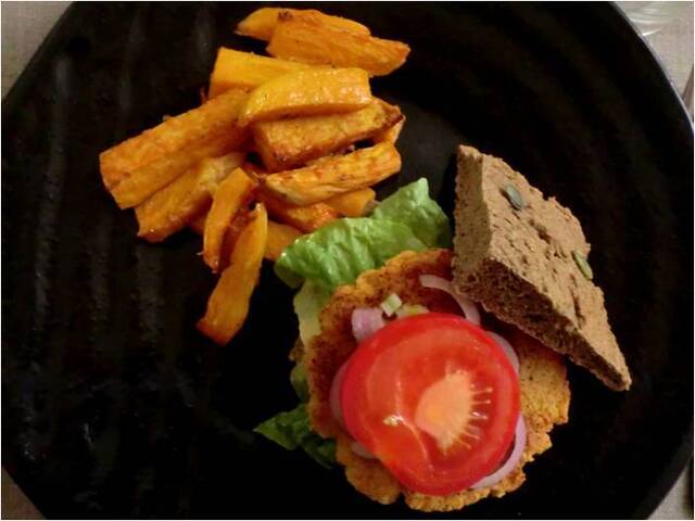 Meatless monday: Kikertburger med søtpotetparmesanfries