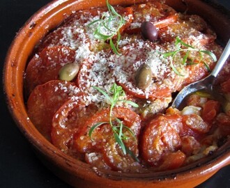 Parmesangratinert fiskegryte med oliven