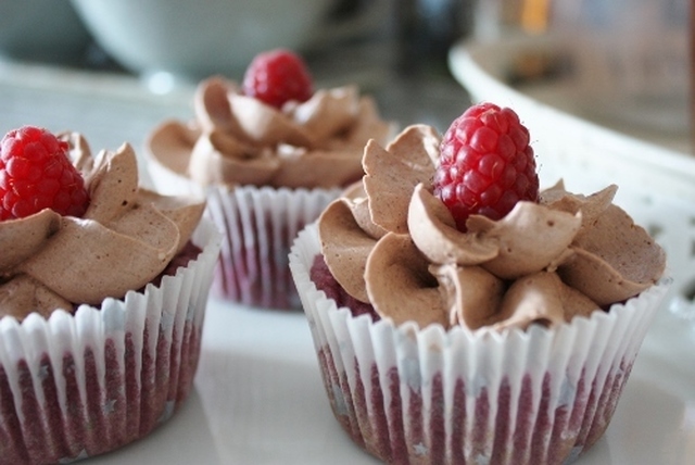 Bringebær cupcakes, laktose-, gluten-, egg- og sukkerfri