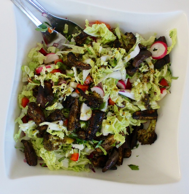 Salat med koriander grønnsaker