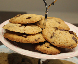 Oppskrift på glutenfrie sjokolade-cookies. Perfekt på kvinnedagen.