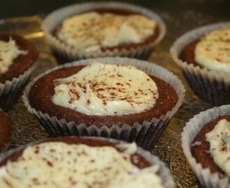 Sjokolademuffins med kremostglasur