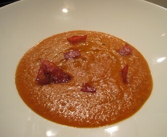 Tomat og linsesuppe med spansk spekepølse