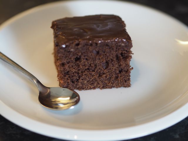 Her kommer den ENDELIG! - Verdens beste og enkleste sjokoladekake <3 Barnehagekaka.....
