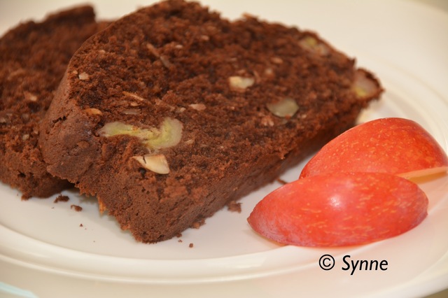 Bananbrød med nøtter, kokos og sjokoladesmak