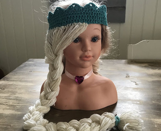 Oppskrift heklet frost Elsa krone med hår.