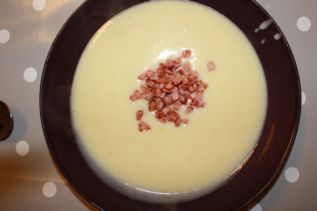 Potetsuppe med bacon crisp