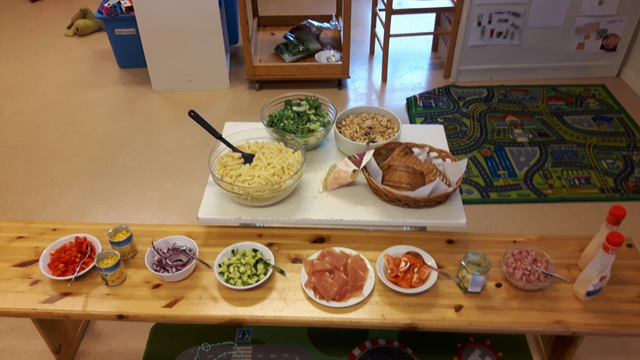 Salat bord i barnehagen