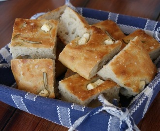 Foccacia med rosmarin og fetaost