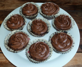 Brownie cupcakes med sjokolade frosting