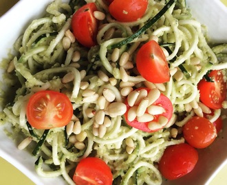 SQUASH SPAGETTI MED MANGOSAUS