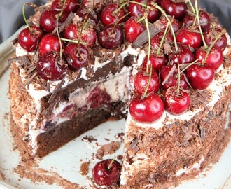 Sjokoladekake med kirsebær