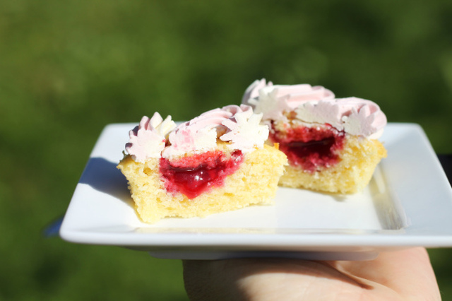 Lemon Rasberry Cupcakes / SitronCupcakes med bringebær...