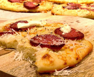 Minipizza med salami
