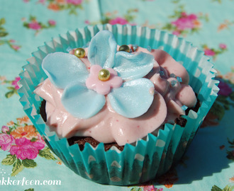 Extra Chocolate Raspberryheart Cupcakes