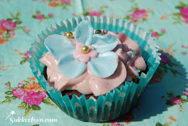 Extra Chocolate Raspberryheart Cupcakes
