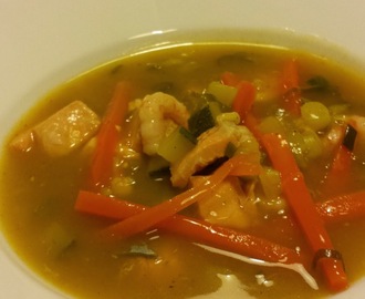 Currysuppe med laks & reker