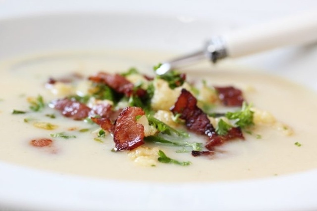 Blomkålsuppe med bacon og purre