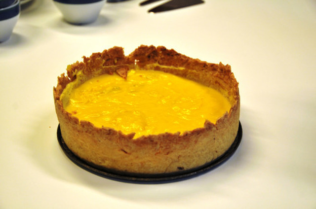 Sannsynligvis verdens beste Citron-Kage…
Den er gullende gul! Er...