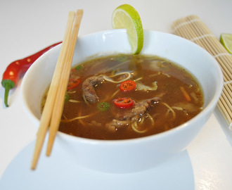 Asiatisk suppe med biffkjøtt