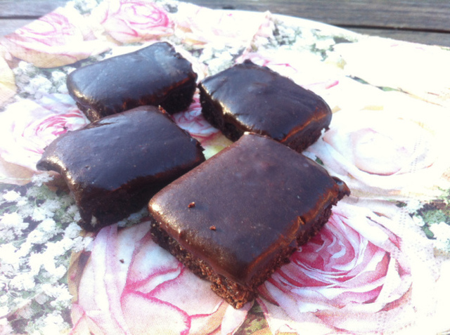 Raw: Healthy Fudge Brownies