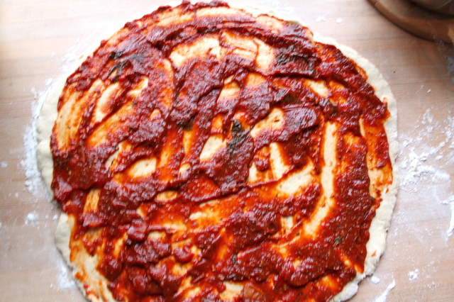 Hjemmelaget tomatbasert pizzasaus