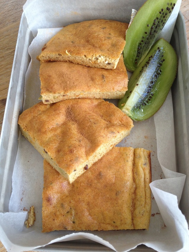 Glutenfri "kake" med grønnsaker og honning...