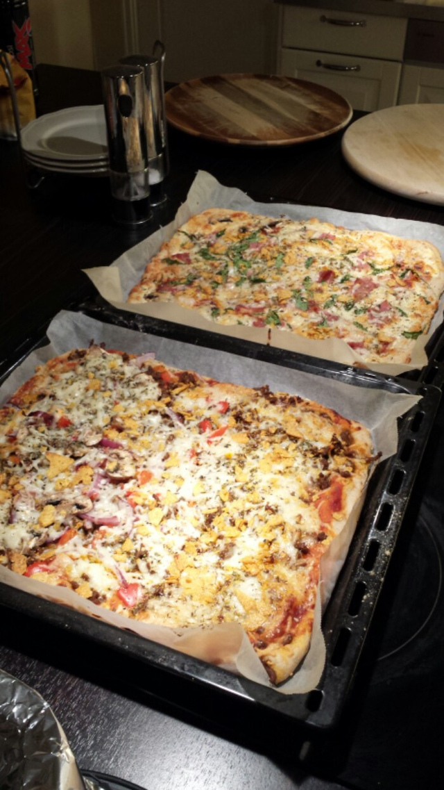 Pizza oppskrift og helgeupdate fra sofakroken