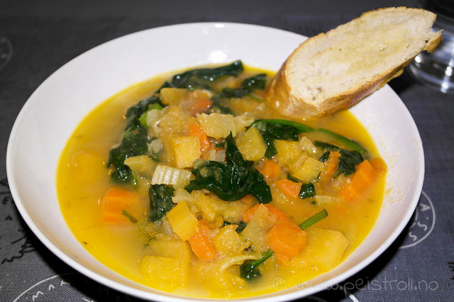 Grønnsaksuppe med spinat