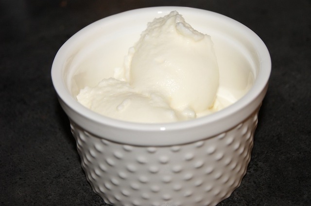 Yoghurtis med sitron