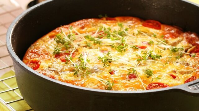 Frittata med artiskokk, tomat og squash