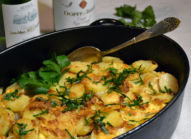 Backesgrumbere – vinodlargryta med potatis, kött & Riesling