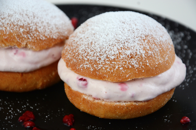 Fastelavnsboller med bringebær