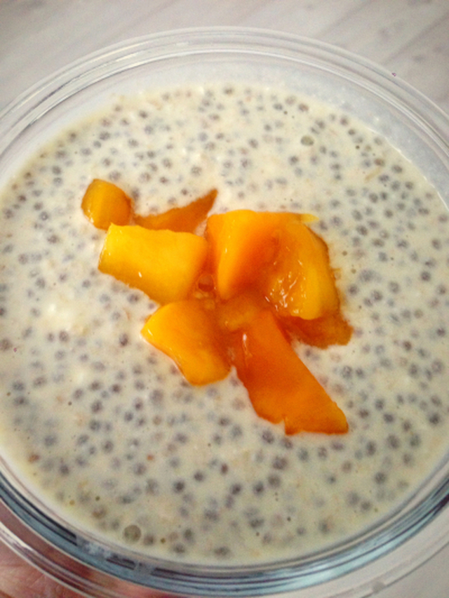 Chia/havregrøt med mango (vegansk)