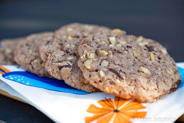 Den perfekte snaddermaten til påske - cookies med peanøtter og sjokolade!