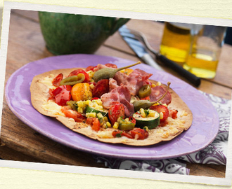 Tacopizza med chorizo, oliven og kapers