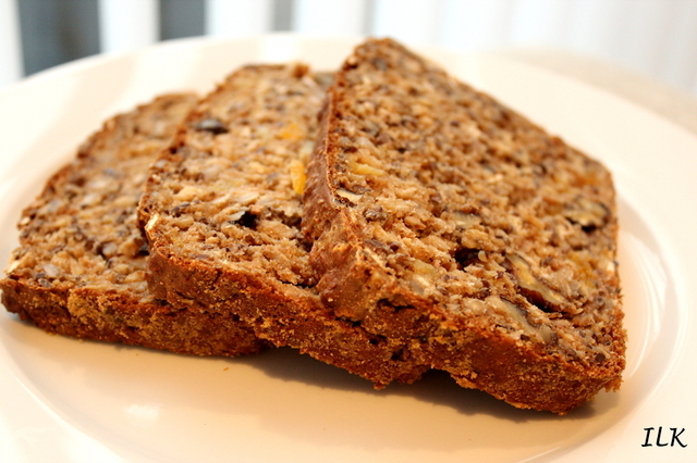 Yoghurtbrød med nøtter og frø