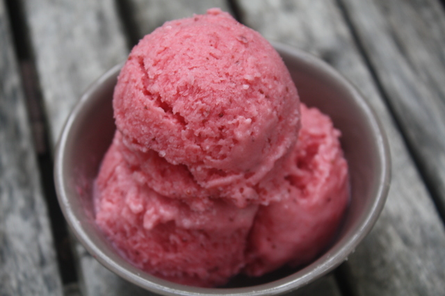 Frozen Strawberry Yoghurt