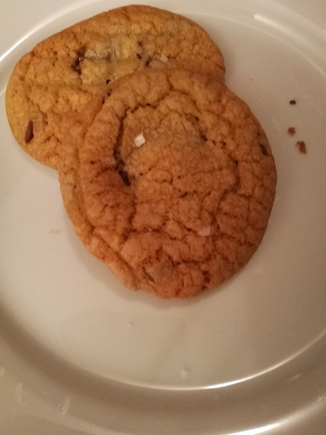 Salt-karamell cookies med sjokoladebiter