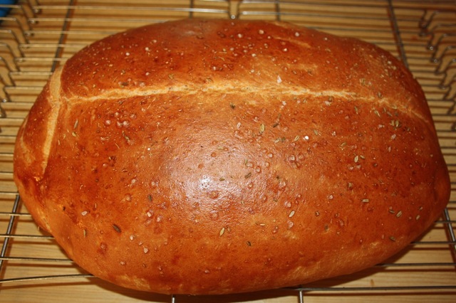 Lyst brød med fennikel