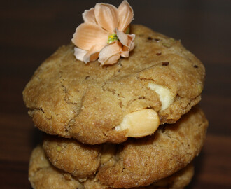Cookies med macadamianøtter og hvit sjokolade